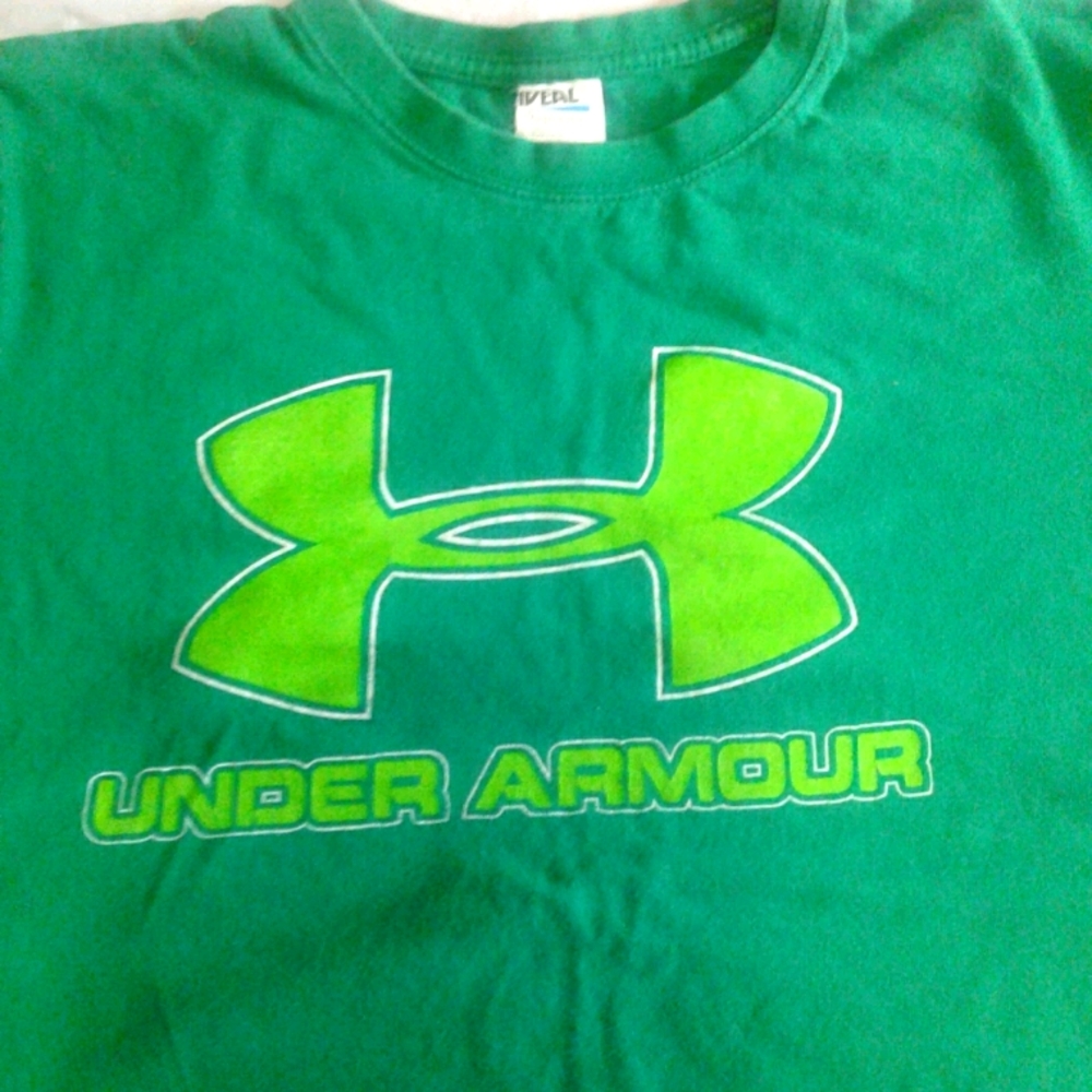 Under armour men's Med short sleeve   t shirt